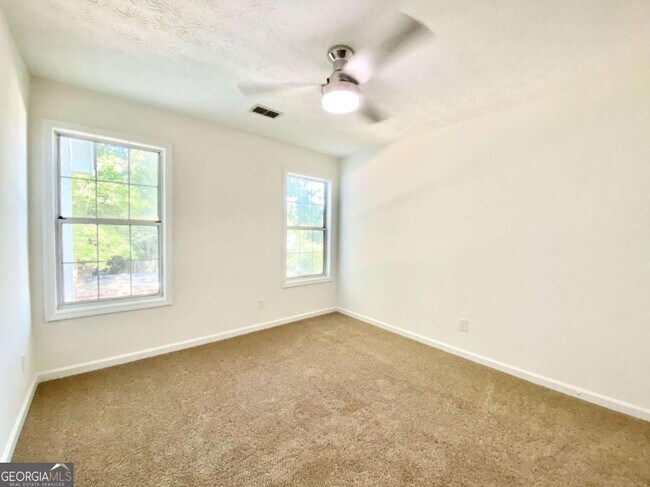 Building Photo - 640 Suwanee Lakes Cir NW