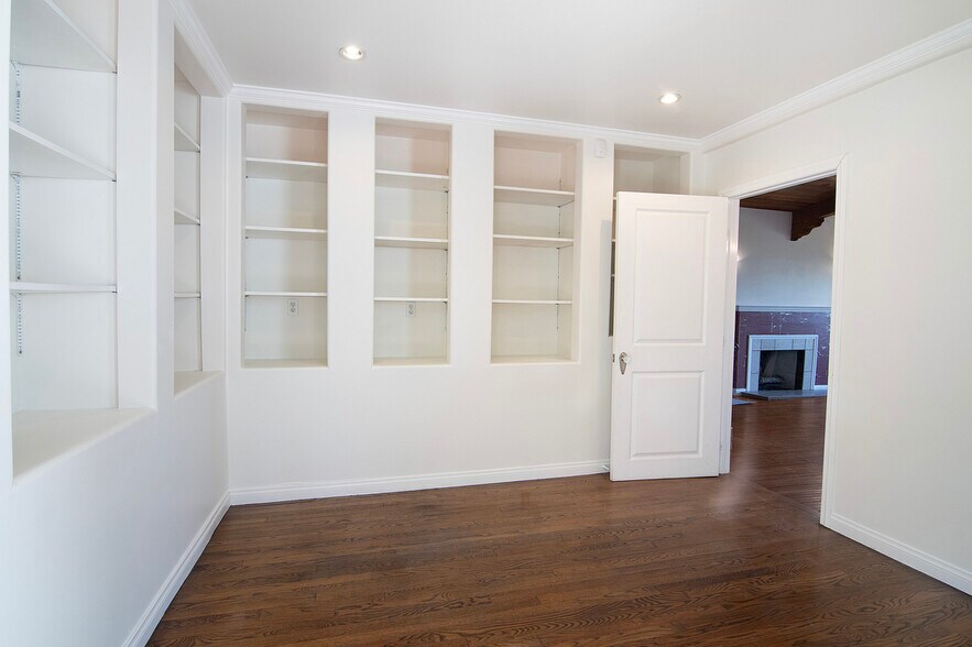 Building Photo - 3702 Arbolada Rd