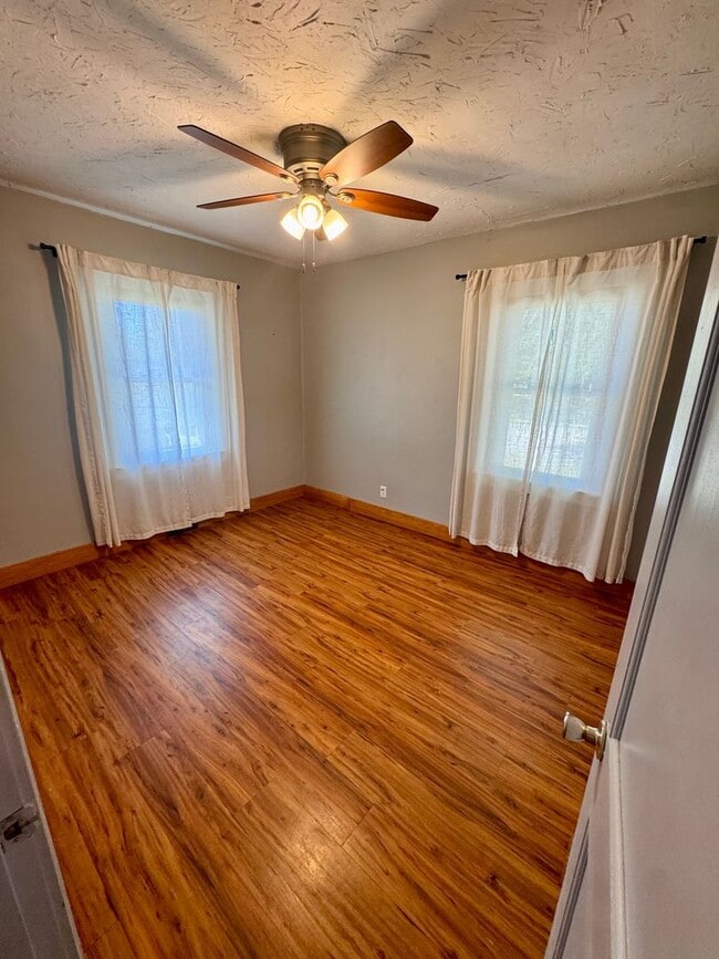 Building Photo - Single Family Home in Edgerton, WI