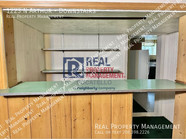 Building Photo - 1223 N Arthur-Downstairs