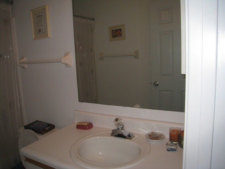 Building Photo - 5472 Baneberry Ave