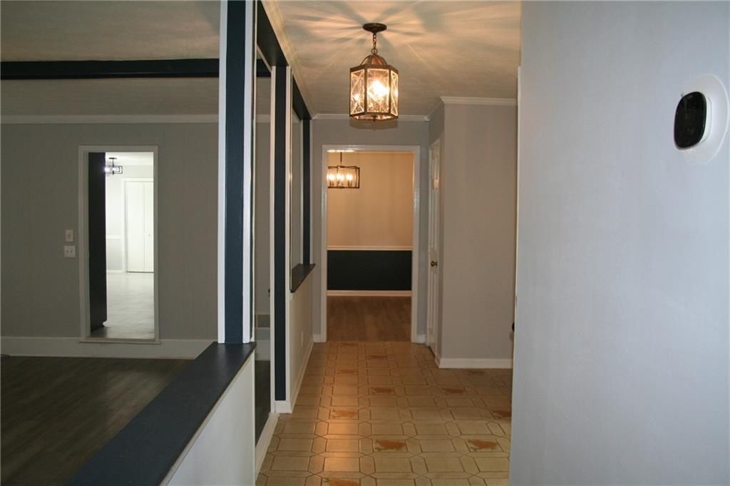 Building Photo - 2075 Pinewood Dr