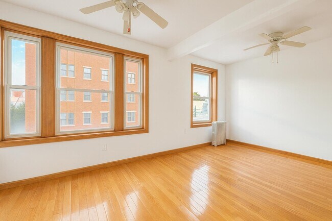 Building Photo - 549 West Side Ave
