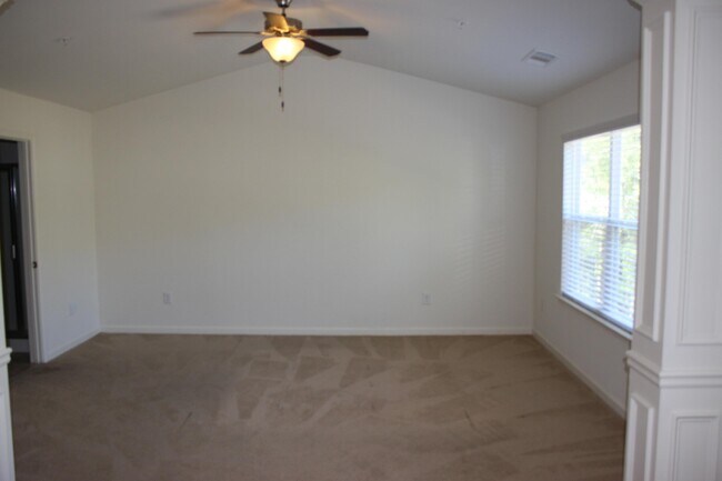 Building Photo - 3957 Augustine Pl