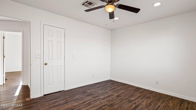 Building Photo - 6428 Buckaroo Loop