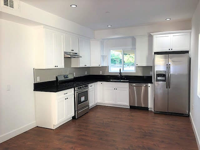 Building Photo - 4861 Mascot St