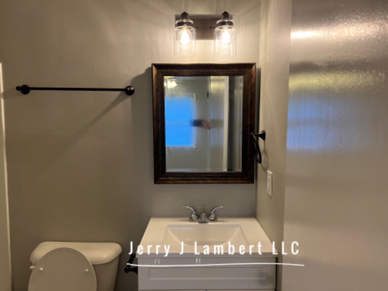 Building Photo - 5330 Maryland Dr