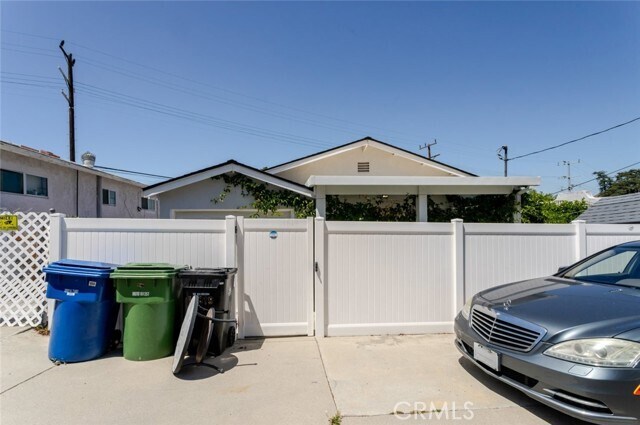 Building Photo - 10619 Mountair Ave