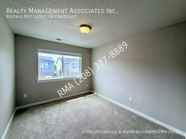 Building Photo - 396 N Traquair Ln