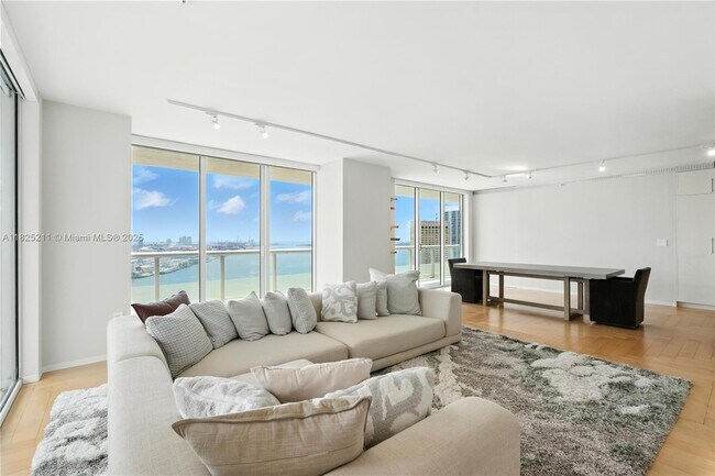 Building Photo - 50 Biscayne Blvd