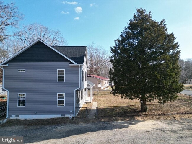 Building Photo - 40750 King Dr