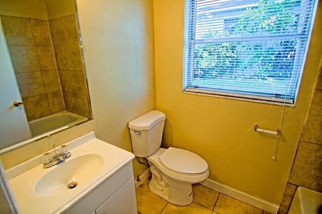 Building Photo - 2418 Mary Jewett Cir