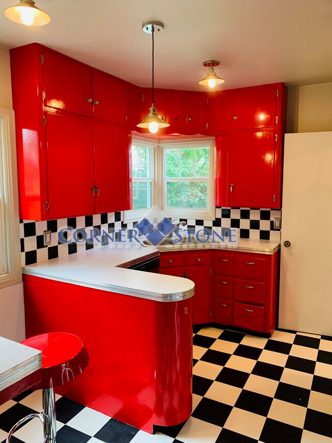 Building Photo - Large Spacious Home in Nampa!