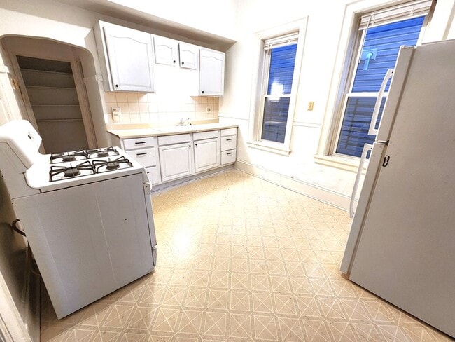 Building Photo - 2772 N Bremen St