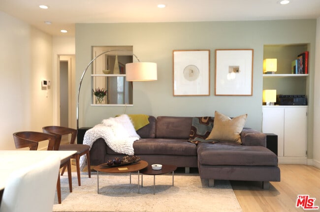 Building Photo - 2707 Westwood Blvd