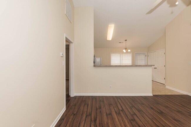 Building Photo - THREE BEDROOM HOME WITH LARGE YARD!