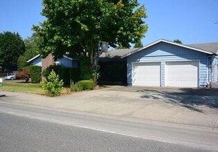 Building Photo - 1105 N Parkway Ave