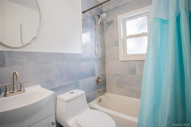 Building Photo - 76 Clayton Ave