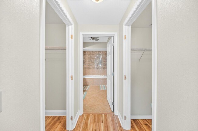 Building Photo - 2801 S Ridgewood Ave