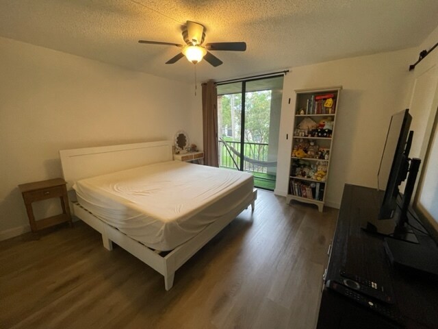 Building Photo - 5160 Las Verdes Cir