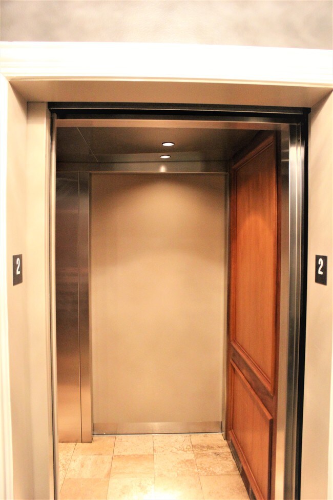 Private elevator entrance - 3303 Blackburn St