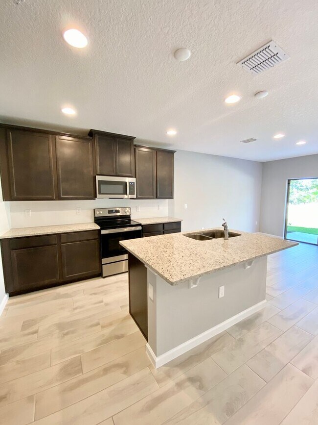 Building Photo - Brand New Townhome for Rent in Gated Commu...