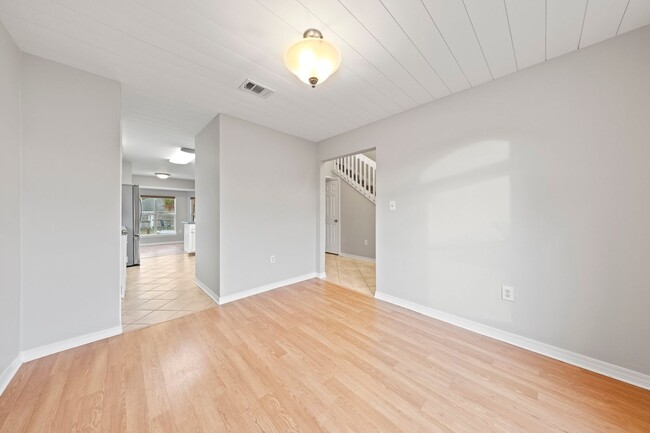 Building Photo - Charming 3 Bedroom in Destin!