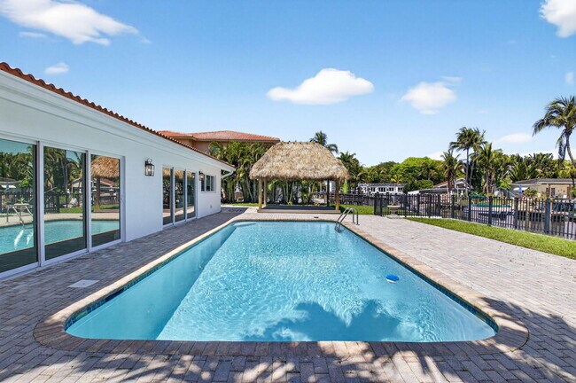 Building Photo - 1254 SW 4th Ct