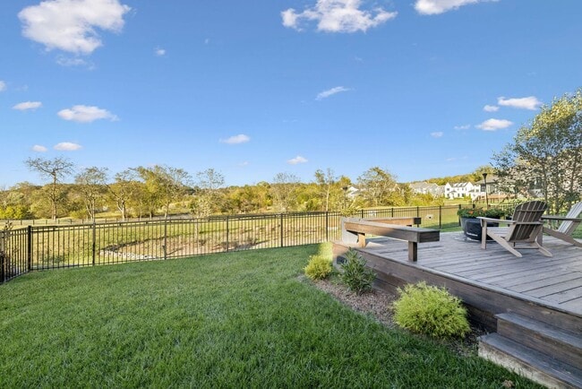 Building Photo - Luxurious living space *Fully furnished and impeccably designed*