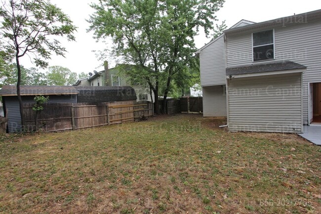 Building Photo - 3 Bedroom 1 Bath corner townhouse in Sickl...