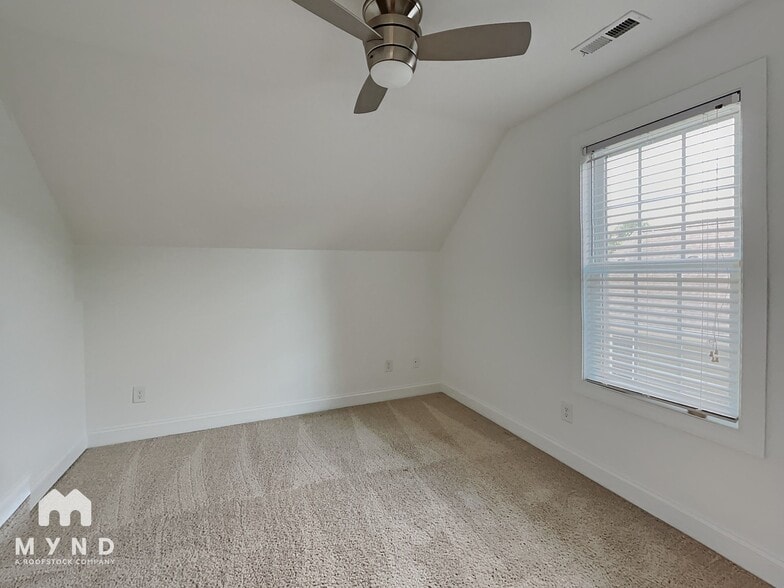 Building Photo - 211 Idlewild Ave