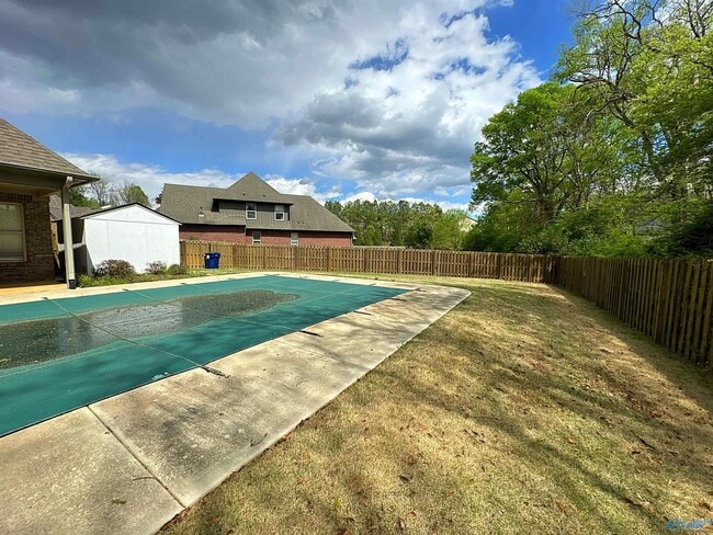 Building Photo - 126 Windridge Way SW