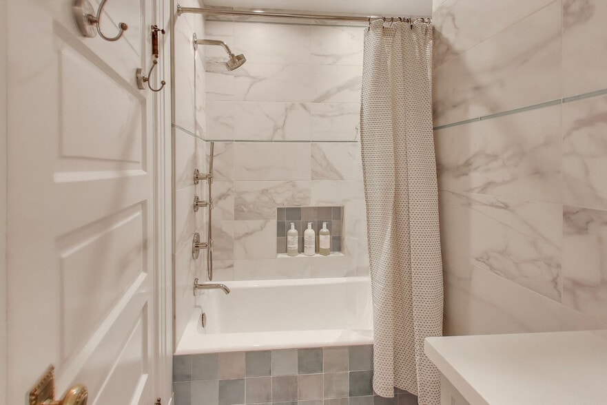 Building Photo - 2274 Fulton St