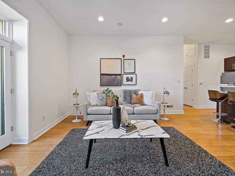 Building Photo - 655 N 16th St