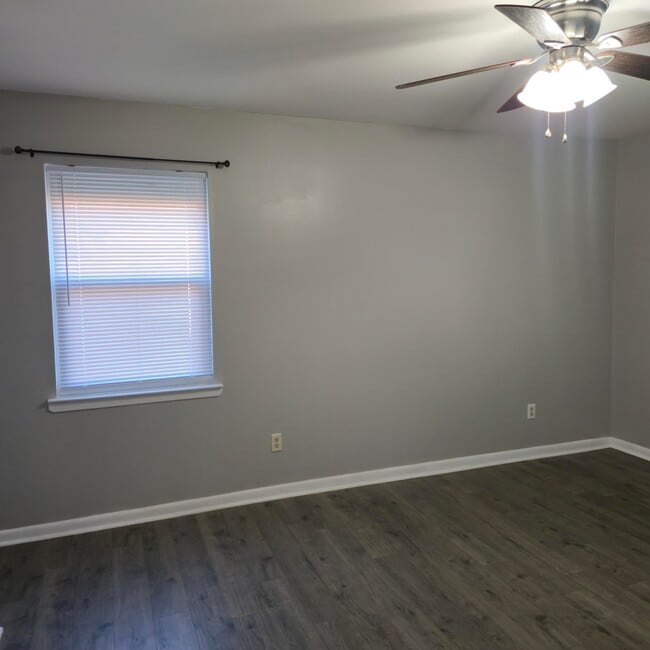 Building Photo - 75 7th Ave