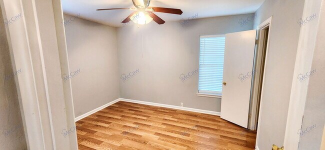 Building Photo - 1520 Hilltop Dr