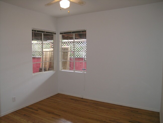 Back bed room - 6350 Deep Dell Pl