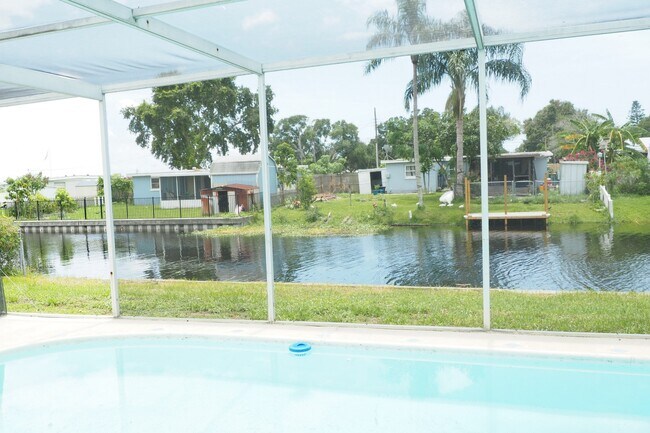 Building Photo - 10154 118th Ave