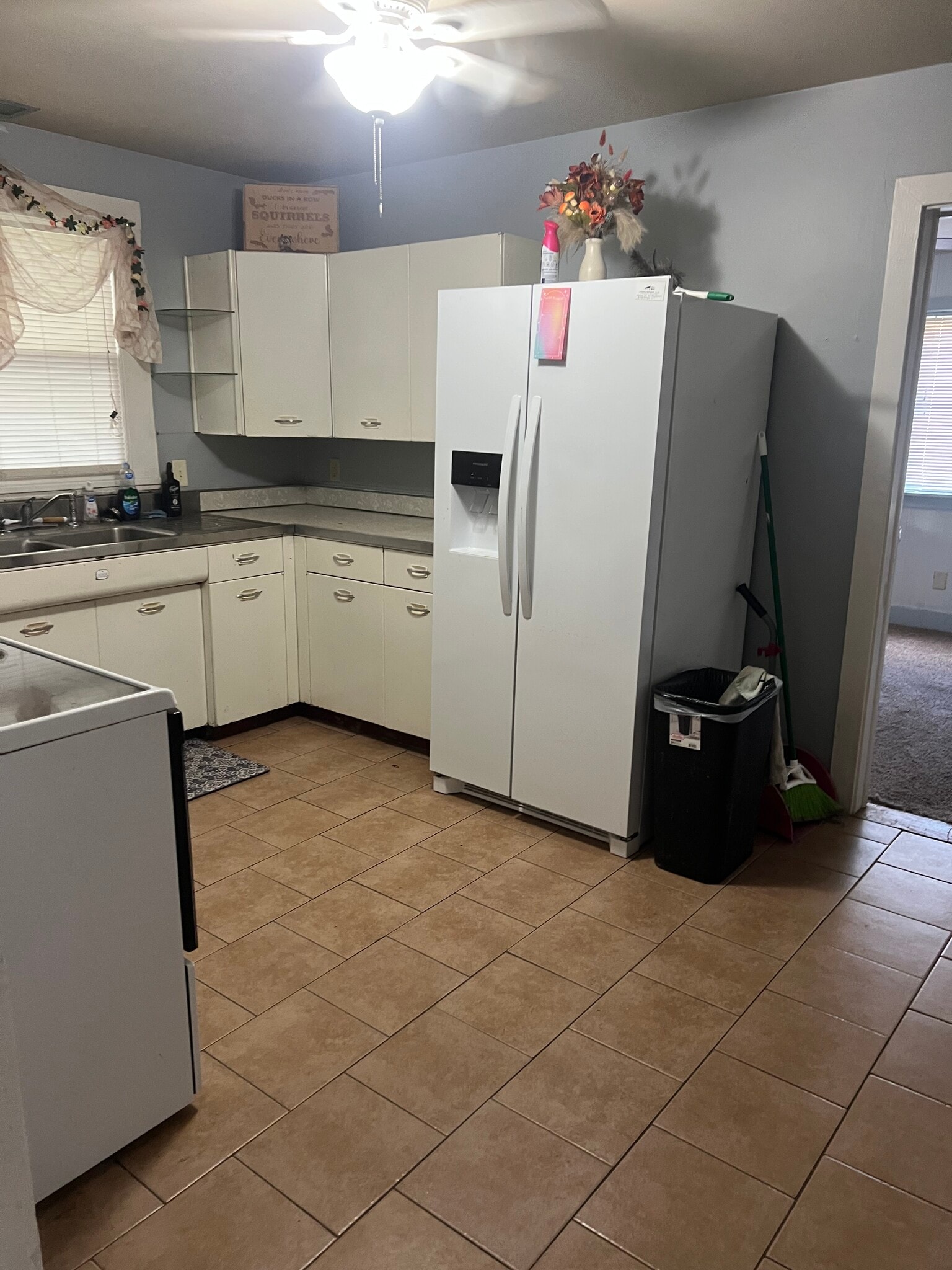 Building Photo - 300 S Washington St