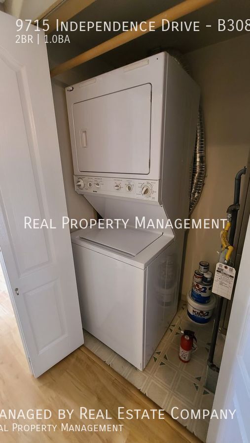 Building Photo - 9715 Independence Dr