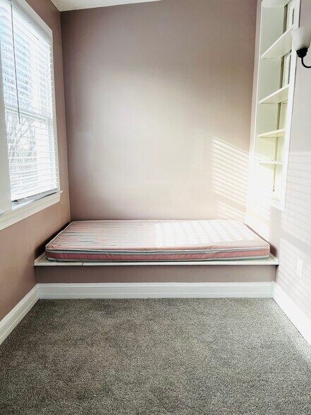 Building Photo - 5162 Fulton St NW