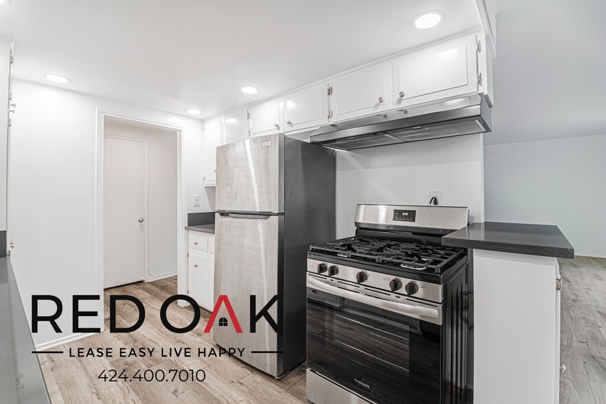 Building Photo - 4433 Colbath Ave