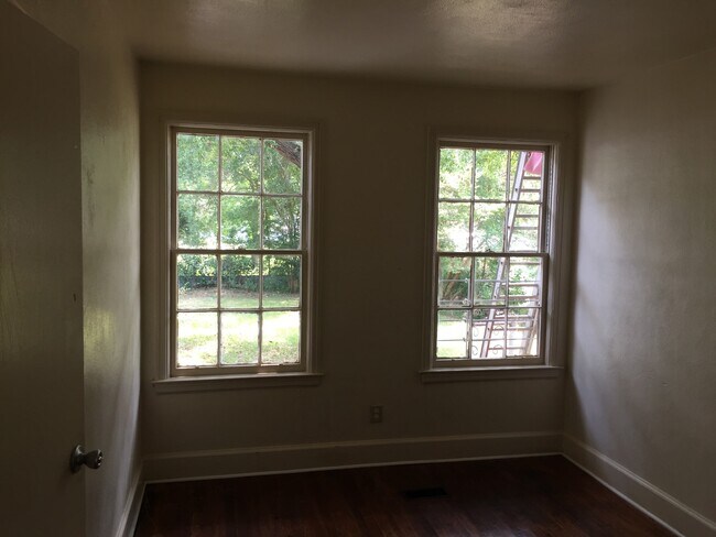 Building Photo - **AVAILABLE NOW**Midtown Columbus, GA 3 Be...