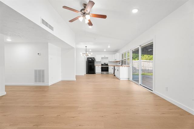 Building Photo - 421 Parkvale Ln