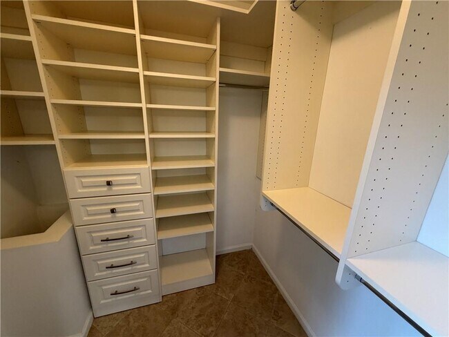 Building Photo - 10935 Pennbrooke Crossing