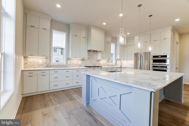 Building Photo - 43920 Ludwell Farm Square