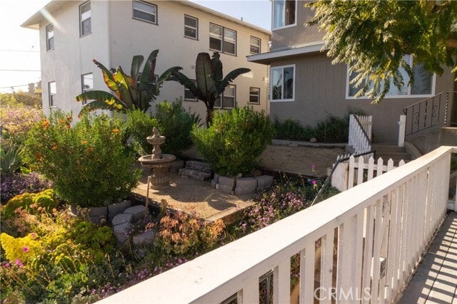 Building Photo - 923 Poli St