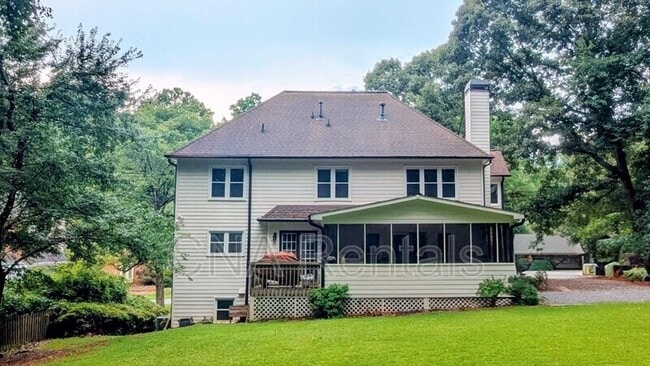 Building Photo - 573 Trailwood Ln SW
