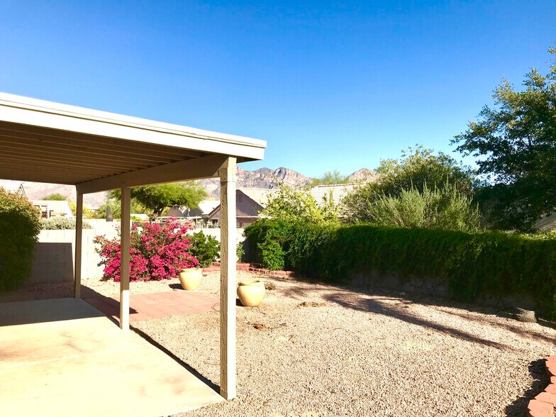 Building Photo - 1323 W Desert Cloud Pl