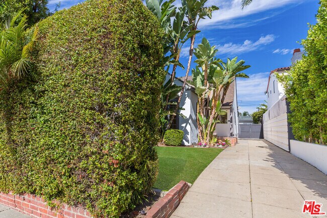 Building Photo - 6431 Maryland Dr